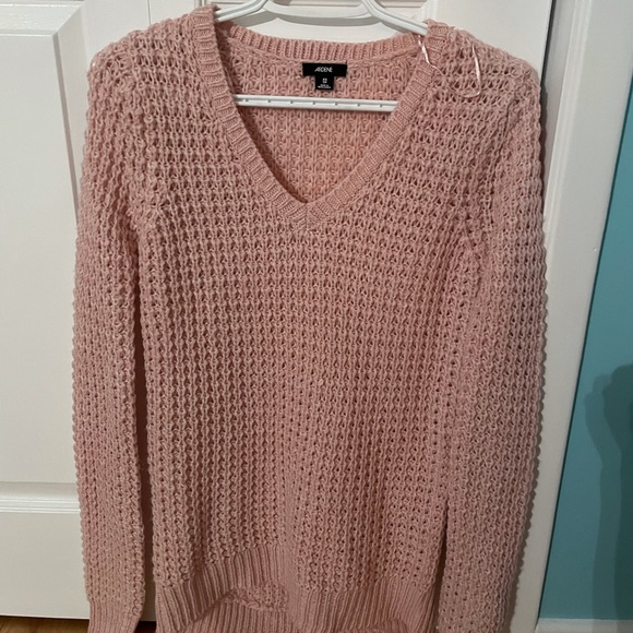 Sweater - Picture 1 of 2